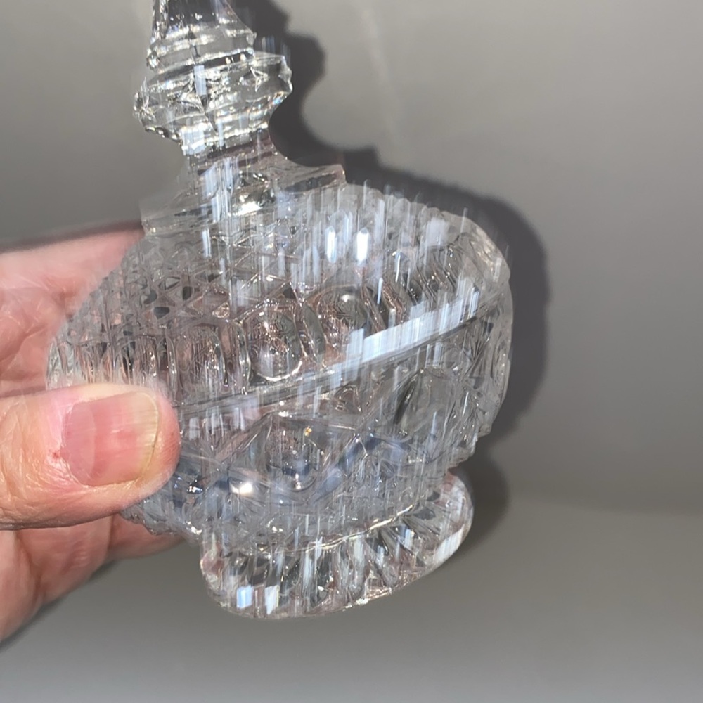 Brilliant vintage cut clear glass cream , and lidded sugar. - Picture 6 of 11